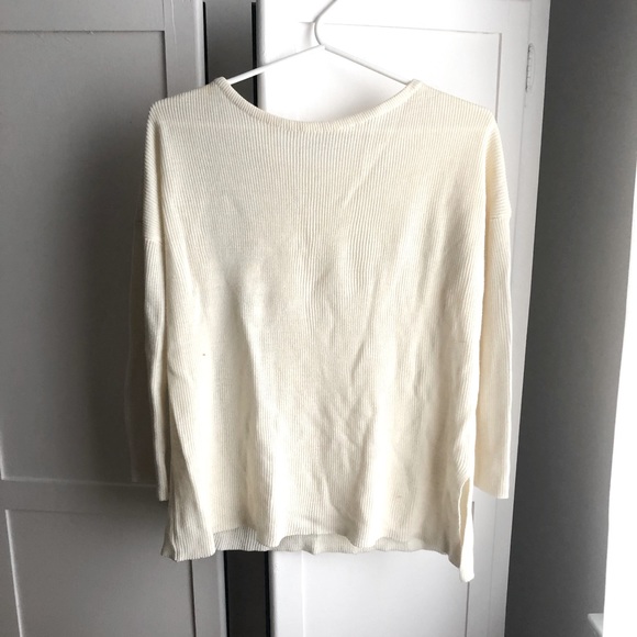 White sweater - Picture 1 of 4